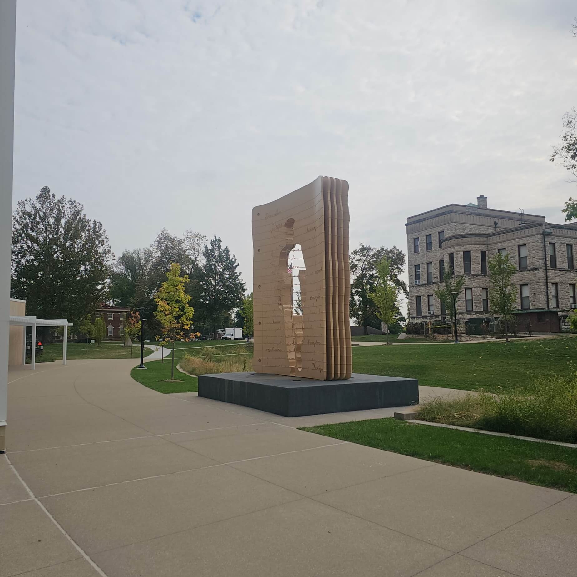 Quincy_8310247_emcays